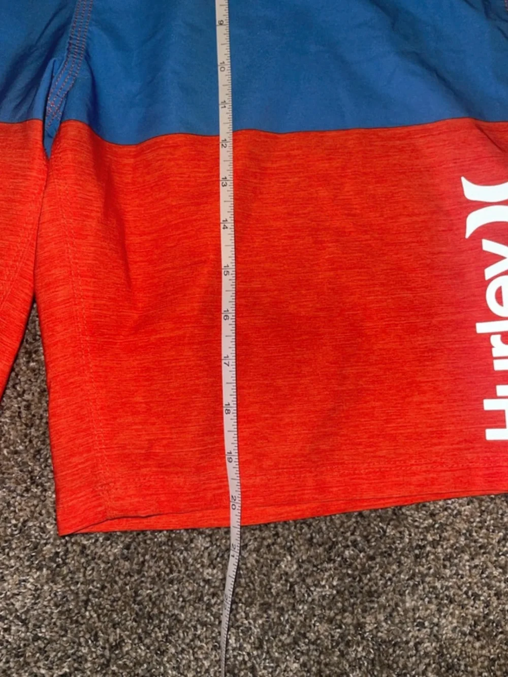 Hurley Men’s Navy, Blue & Red Block Swim Shorts size: 34